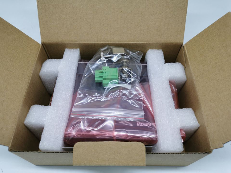 原裝全新臺達(dá)觸摸屏DOP-110CS 人機(jī)界面廠家直銷包郵*