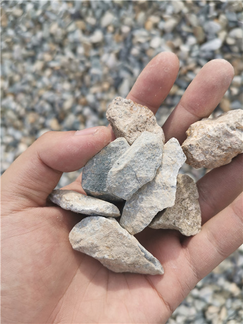 公路基底層-水泥穩(wěn)定層碎石骨料生產(chǎn)廠家