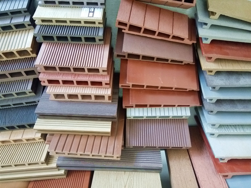 中空格子板設(shè)備