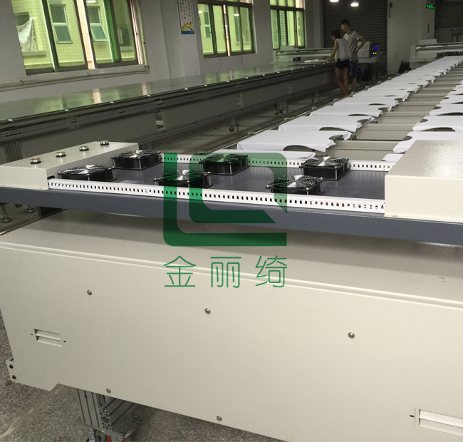 高速跑臺(tái)直噴裁片印花機(jī) 四川跑臺(tái)直噴印花機(jī)