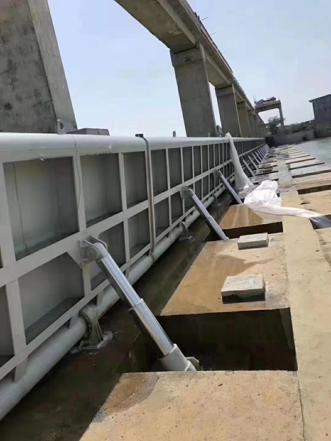 合頁壩，液壓壩 攔河建筑壩 鋼壩 ?軸液壓壩 城市景觀壩 翻板壩-廠家供應商