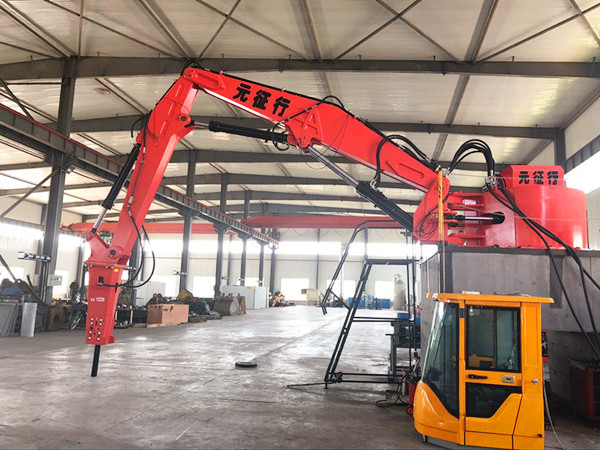 露天礦山液壓碎石機(jī)械手