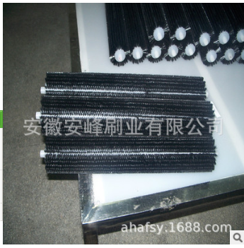 廠家大量供應彈簧刷輥，毛刷生產廠家，刷輥優(yōu)質商家