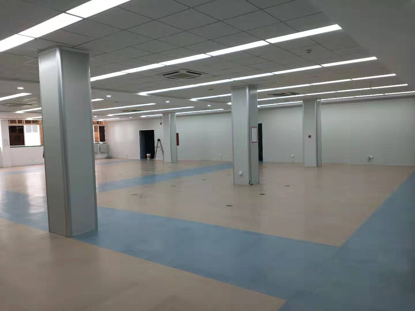 PVC地板革卷材、板材設(shè)計與施工