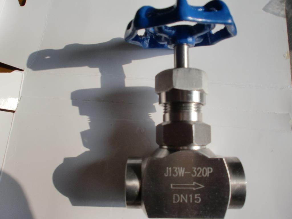 J13W-160P不銹鋼針型閥304絲扣內(nèi)螺紋儀表閥內(nèi)牙DN15開關(guān)316材質(zhì)