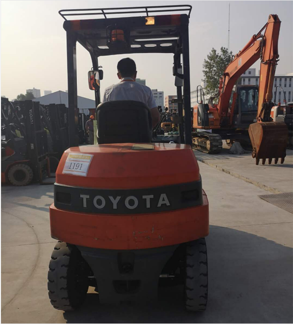 豐田叉車|豐田電動叉車|豐田電瓶叉車-廣州市增城能行電動叉車經(jīng)營部