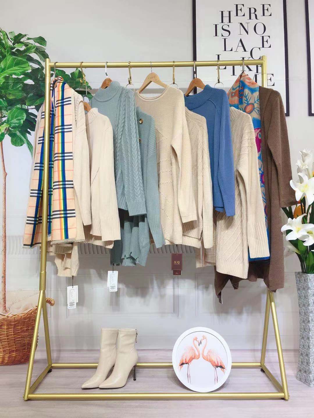 *夫人女式毛衣針織衫尾貨衣服批發(fā)品牌折扣女裝批發(fā)走份