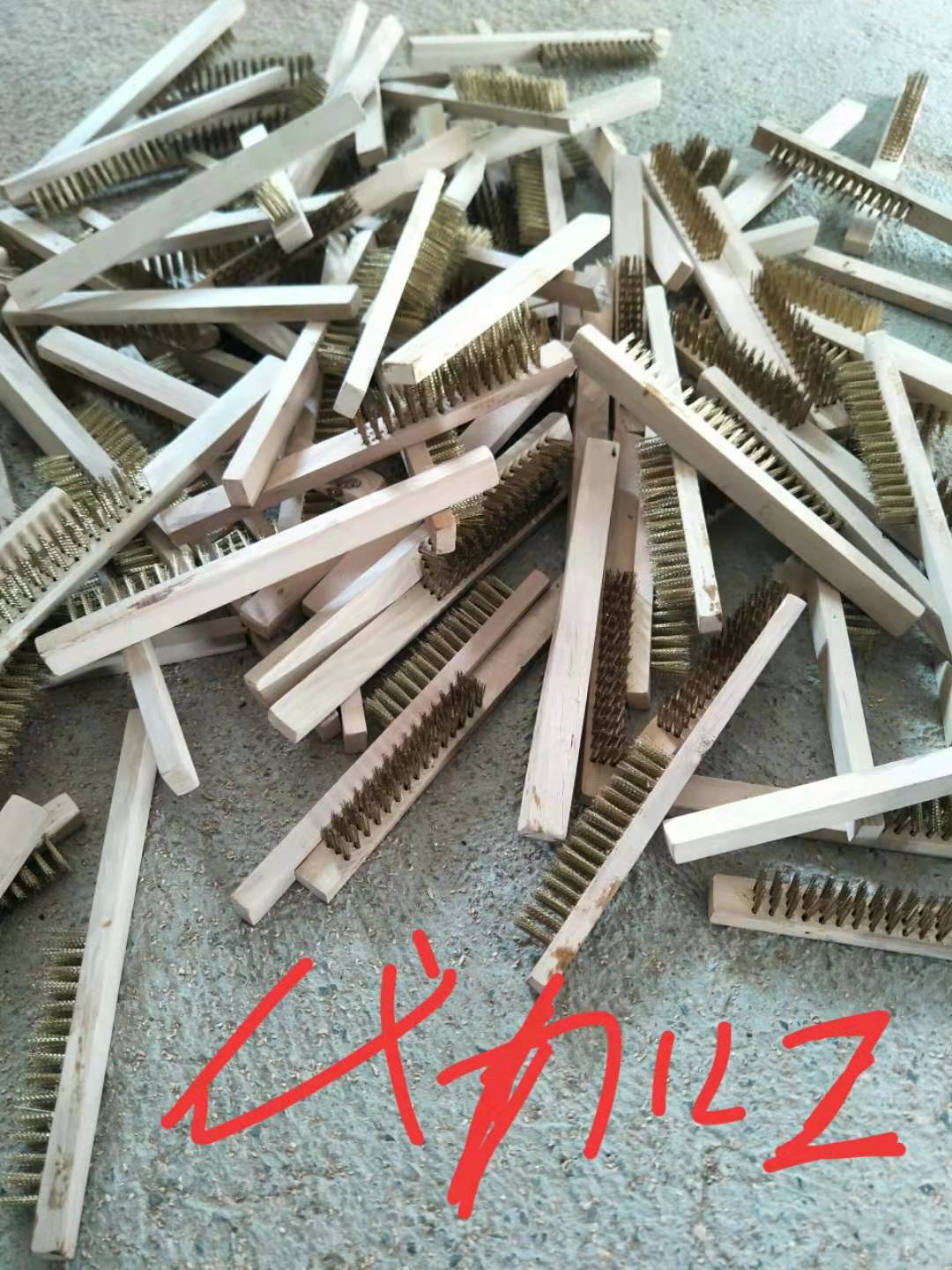 合肥市批發(fā)木柄不銹鋼鋼絲刷 鋼絲刷批發(fā) 各種規(guī)格刷子廠家