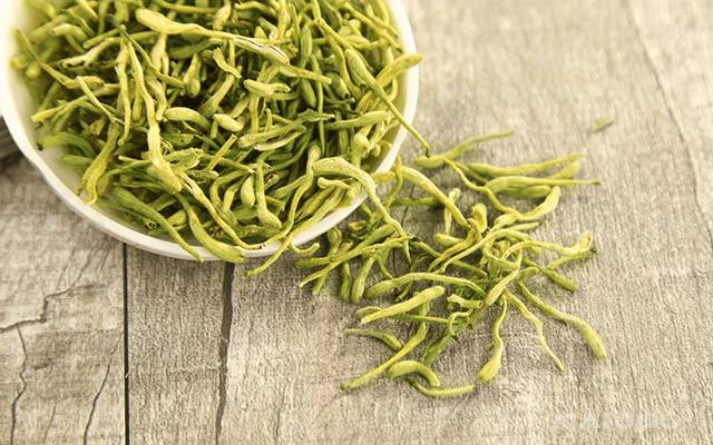 山東臨沂金銀花苗基地-山東臨沂金銀花苗批發(fā)價(jià)格-【北美海棠果樹苗流蘇苗綠化苗】