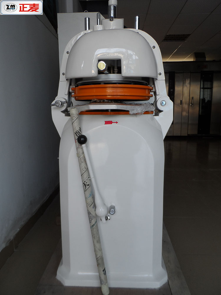 廣州正麥30粒半自動(dòng)面團(tuán)分割滾圓機(jī)面包饅頭分塊機(jī)搓圓機(jī)面團(tuán)分割機(jī)