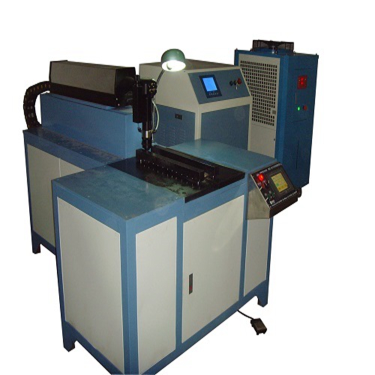 新能源汽車(chē)電機(jī)定子硅鋼片激光自動(dòng)焊接機(jī)