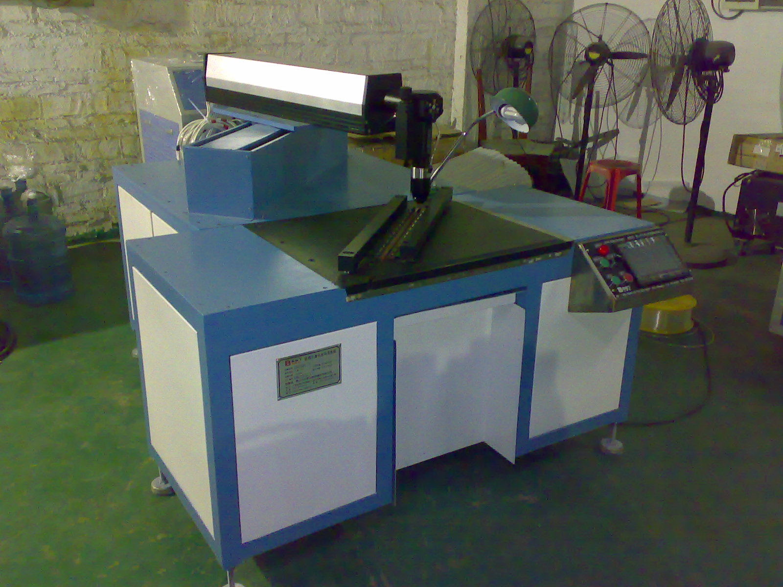 新能源汽車(chē)電機(jī)定子硅鋼片激光自動(dòng)焊接機(jī)