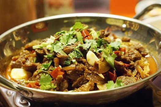 鐵鍋柴雞長沙特色菜培訓(xùn)班曾食坊柴雞一對一培訓(xùn)