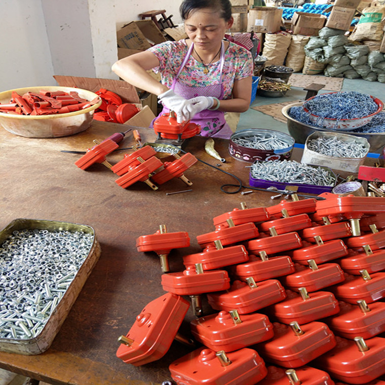 供應(yīng)手動(dòng)卷膜器  大棚卷膜器  大棚電動(dòng)卷膜器  蔬菜大棚配件