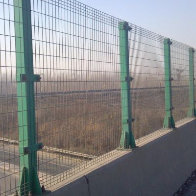 橋梁防拋網(wǎng) 深圳公路防護網(wǎng)廠家 廣州市政圍欄網(wǎng)廠家 廣州鐵絲隔離柵供應商 橋梁防拋網(wǎng)哪家好