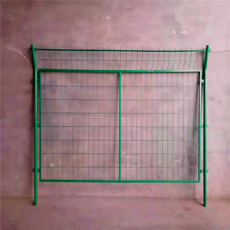 圈地圍欄網(wǎng) 高速公路護(hù)欄網(wǎng)  鐵網(wǎng)圍墻安全防護(hù)網(wǎng)廠家 焊接隔離柵