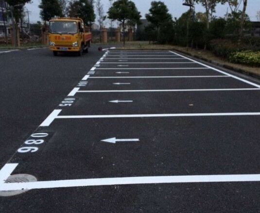 蘇州專業(yè)廠區(qū)道路劃線公司