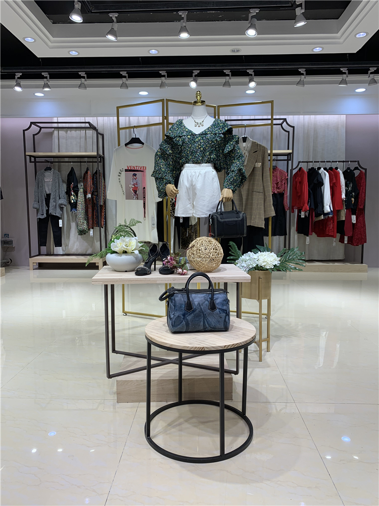 谷邦品牌折扣女裝貨源直播貨源批發(fā)