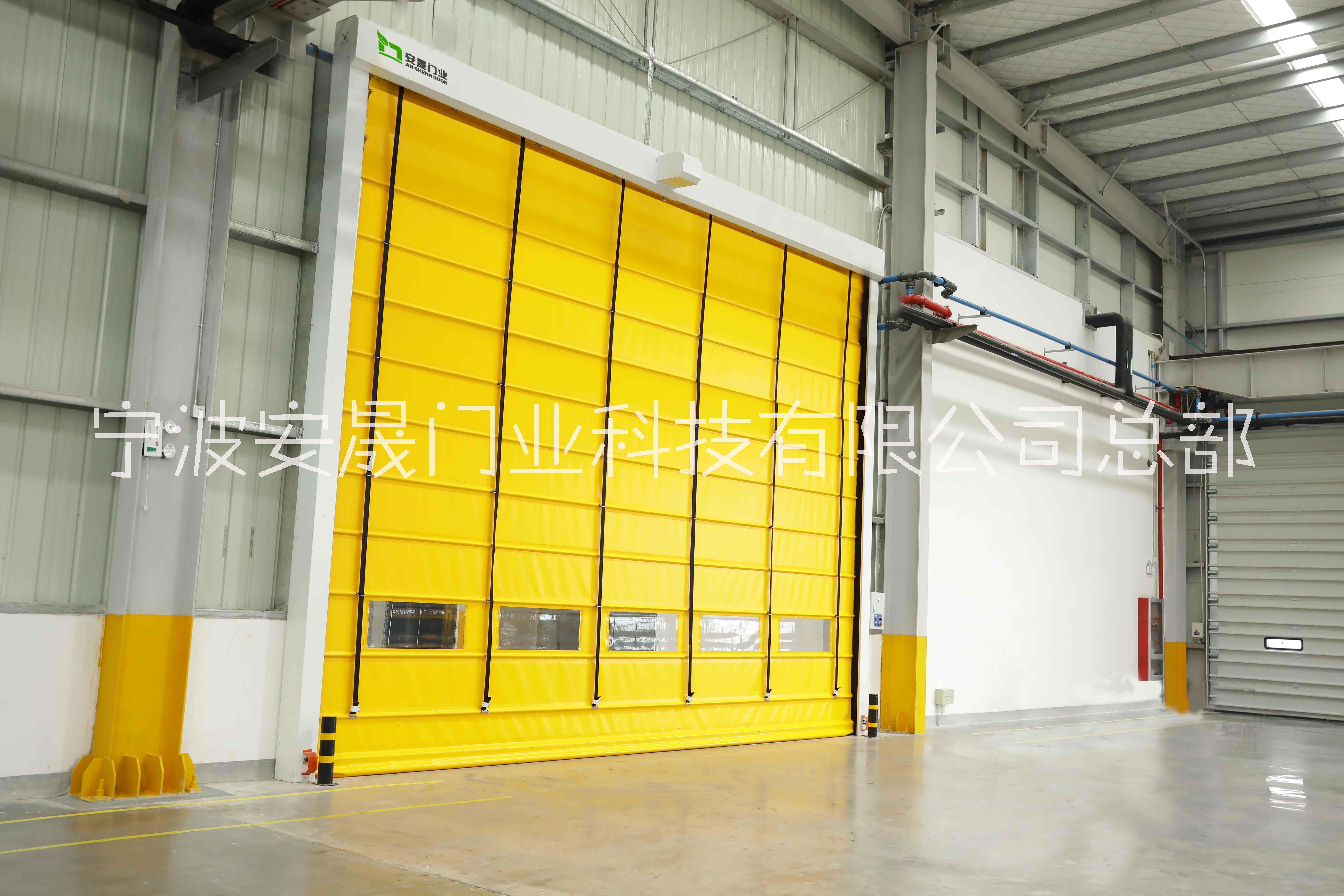 PVC快速堆積門抗風(fēng)快速開啟工廠車間防塵防異味背帶式快速門