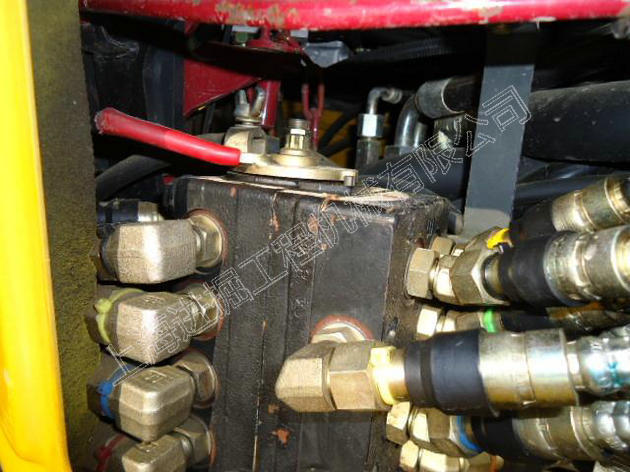 微型挖掘機(jī) 微型挖掘機(jī)供應(yīng) 二手微型挖掘機(jī)報(bào)價(jià)_貨到付款