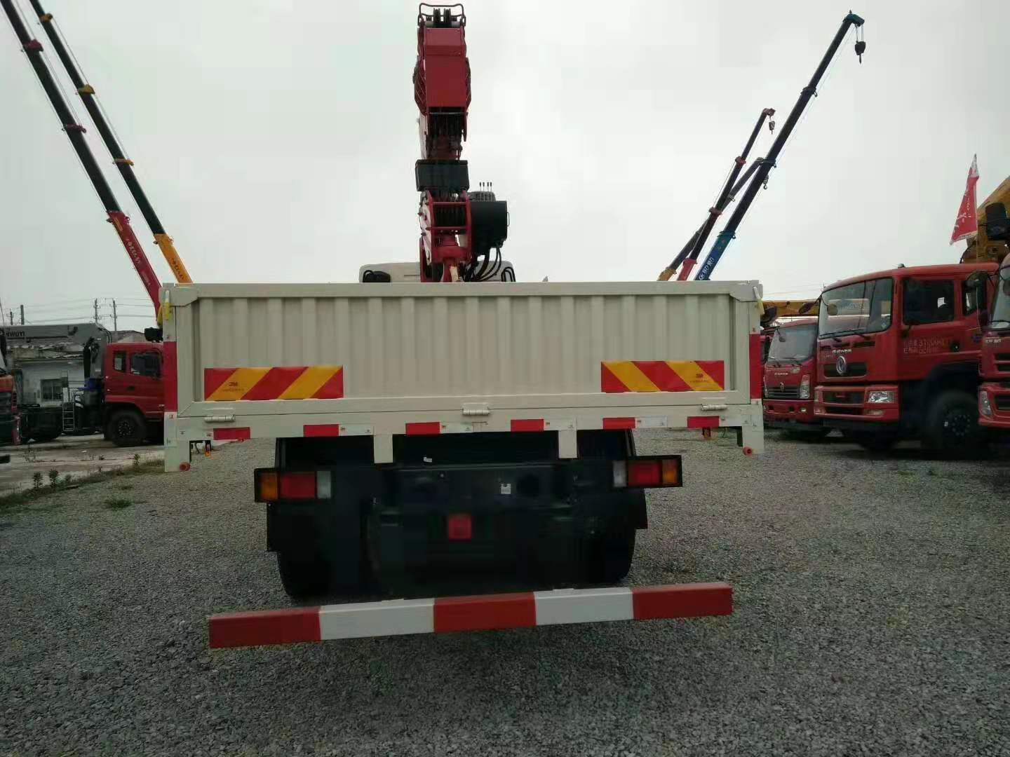 國六單橋10噸隨車吊多少錢_價格