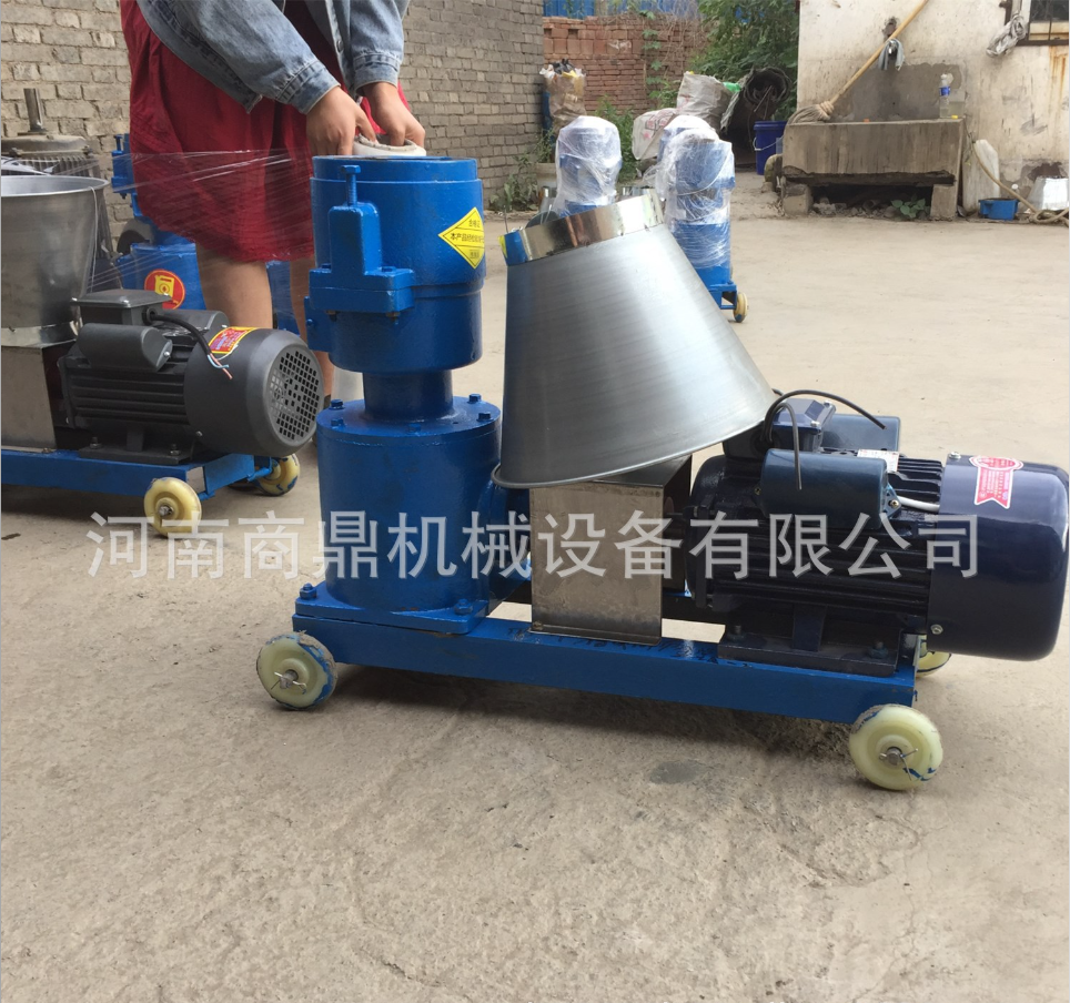飼料顆粒機(jī)廠家 牛羊兔飼料機(jī) 大型養(yǎng)殖家用飼料設(shè)備