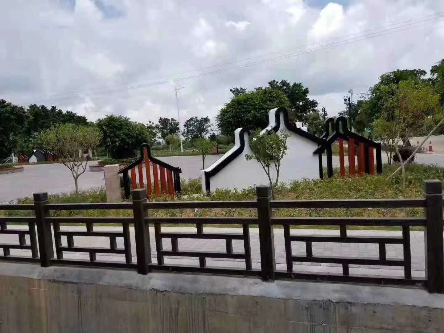 供應(yīng)南陽水泥仿木護(hù)欄 供應(yīng)南陽水泥仿木護(hù)欄圍欄生產(chǎn)廠家