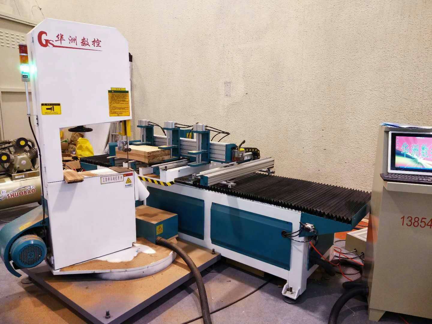 數(shù)控帶鋸機(jī)、鋸床，曲線鋸彎據(jù)機(jī)，原裝現(xiàn)貨