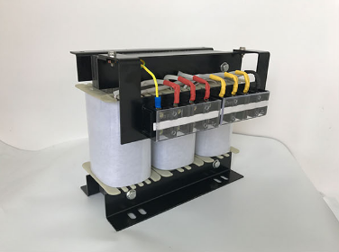 500VA-300KVA三相隔離變壓器用于工礦企業(yè)、發(fā)電廠、機場、高層建筑、地鐵等