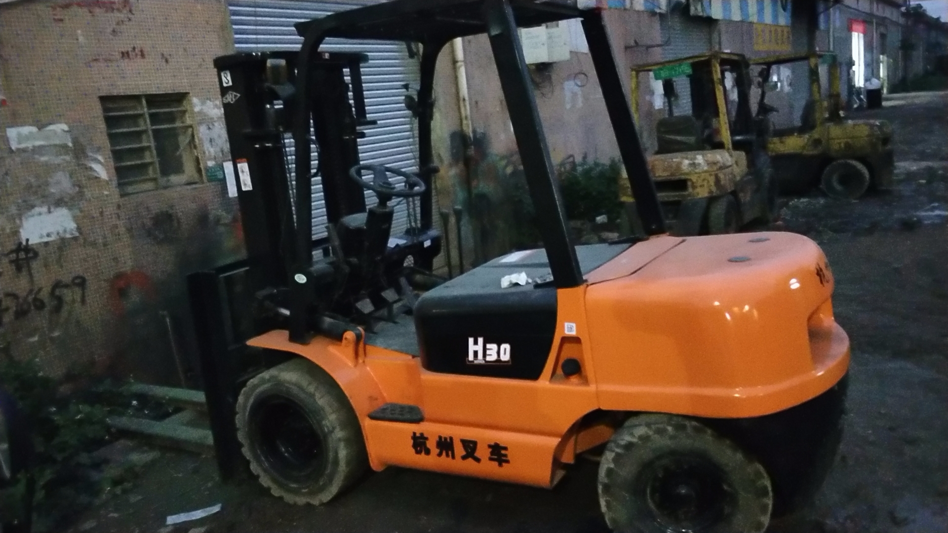 杭州叉車@東莞二手杭州叉車出租，出售多少錢