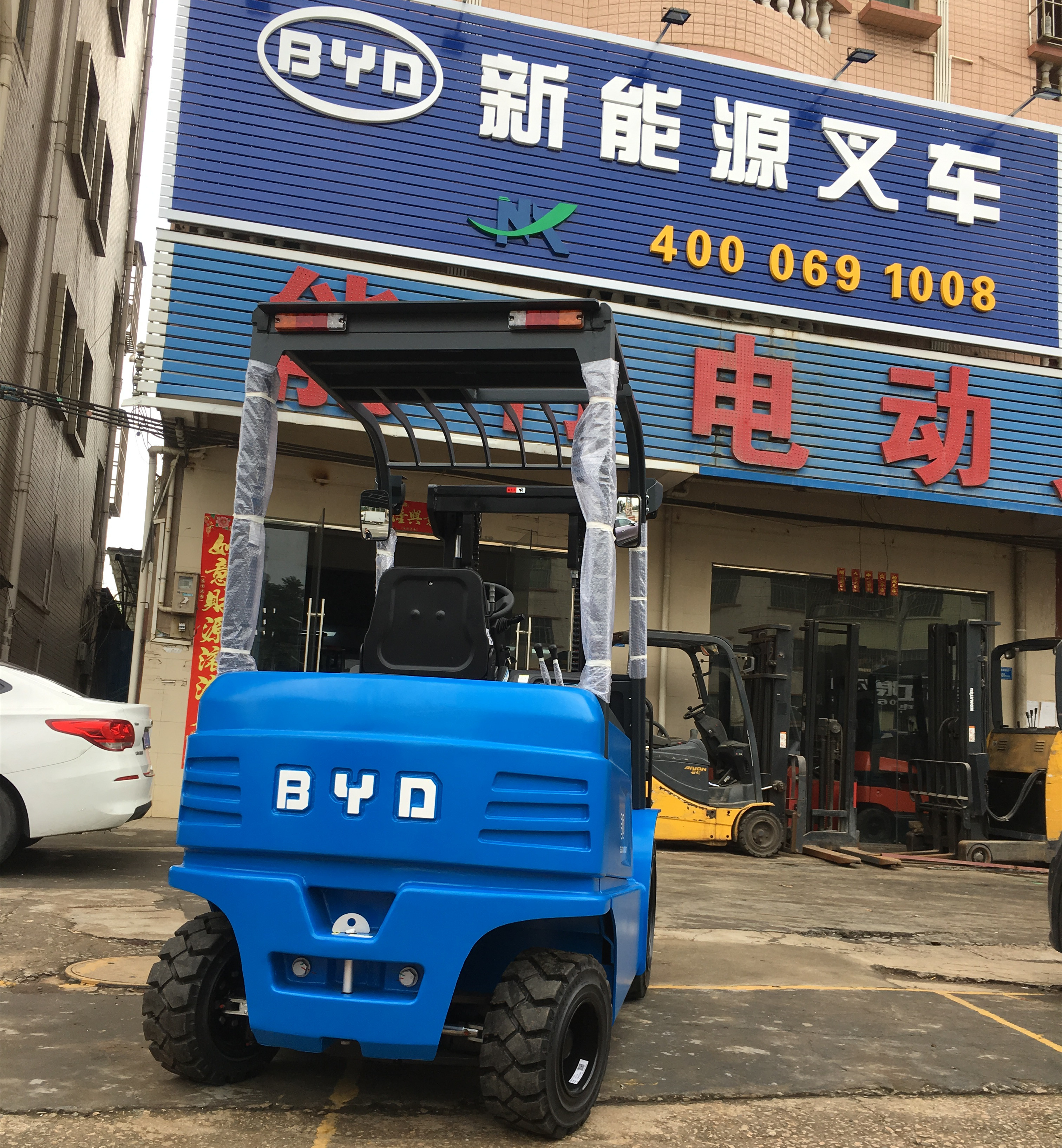 新能源平衡重式叉車@BYD比亞迪鋰電池CPD20平衡重式叉車出租價格