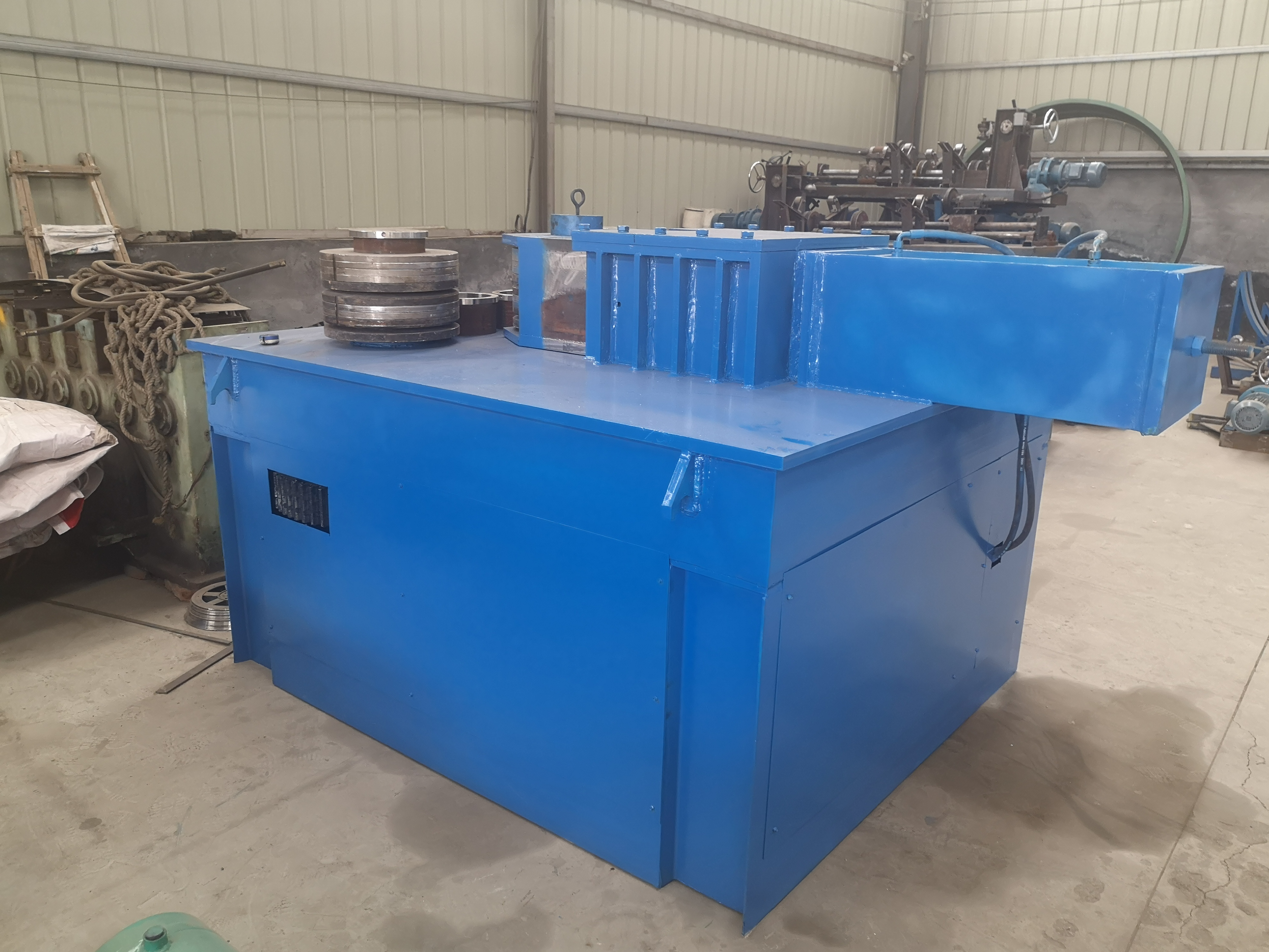 大型彎管機(jī)廠家、批發(fā)、報(bào)價(jià)【新鄉(xiāng)市法蘭機(jī)械有限公司總部】