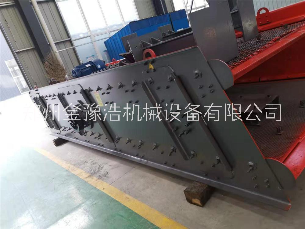 四川省砂石篩分設(shè)備廠家  振動(dòng)篩分機(jī)  四川省砂石生產(chǎn)線 振動(dòng)喂料機(jī)