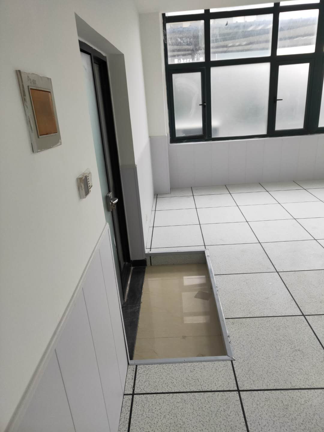 全鋼防靜電地板防火板、全鋼防靜電地板防火板批發(fā)商、防靜電防火板直銷商