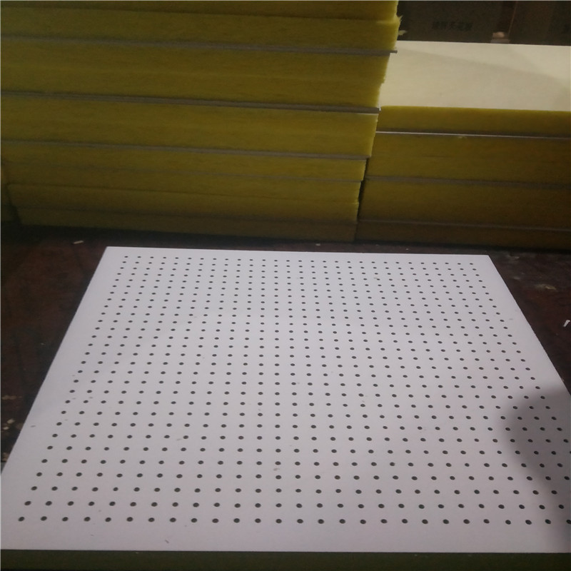 穿孔復(fù)合吸音板 會(huì)議廳吊頂穿孔玻璃棉纖維阻燃吸音板
