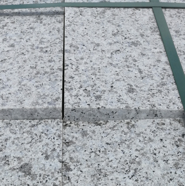 人行道 山東花崗巖面磚價格 廣場地磚 20mm 30 40 50厚芝麻白燒面 石材廠