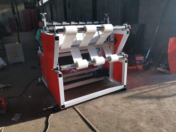 河北廠家供應(yīng)熔噴布分切復(fù)卷機(jī)-全自動熔噴分切復(fù)卷機(jī)