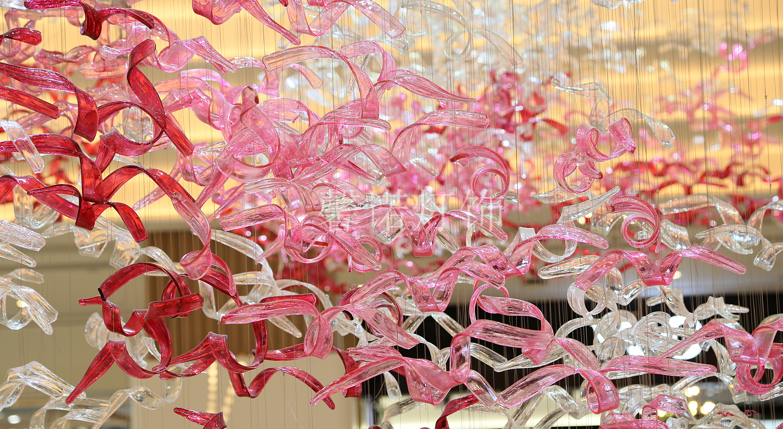 非標(biāo)工程燈 藝術(shù)裝置定制 熱戀