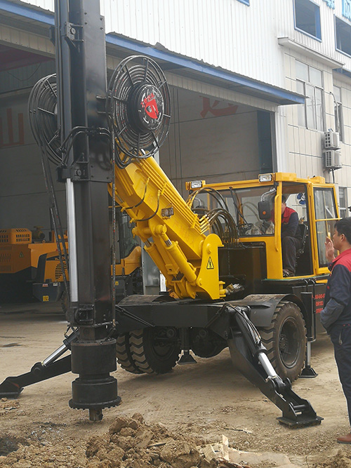 LD-180°輪式旋挖鉆機(jī)_15米農(nóng)村房建旋挖機(jī)_水井打樁機(jī)