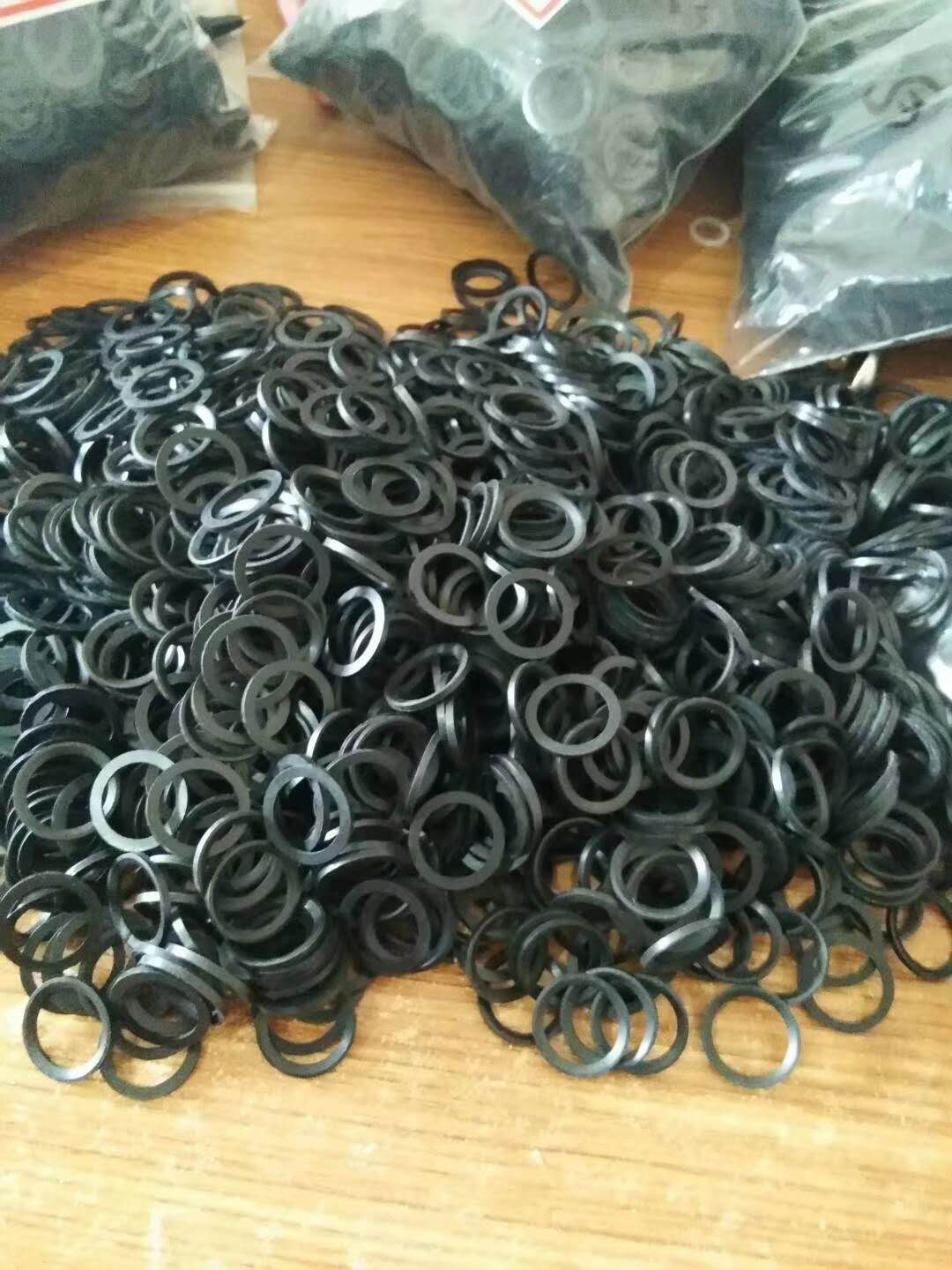 橡膠墊，各種型號，適用于各種廠礦，外徑1350mm 內(nèi)徑85mm 河北橡膠墊廠