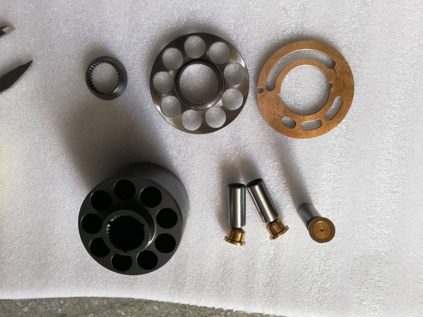 日立挖機(jī)配件廠家直銷