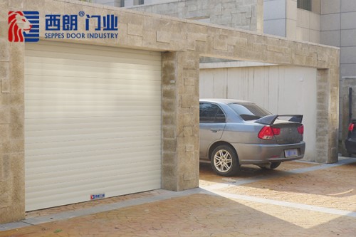 戶外車庫電動(dòng)提升門