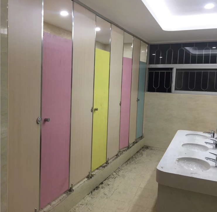 廠家直銷衛(wèi)生間隔斷 學(xué)校公共廁所隔斷 防潮板防水隔斷 隔墻板