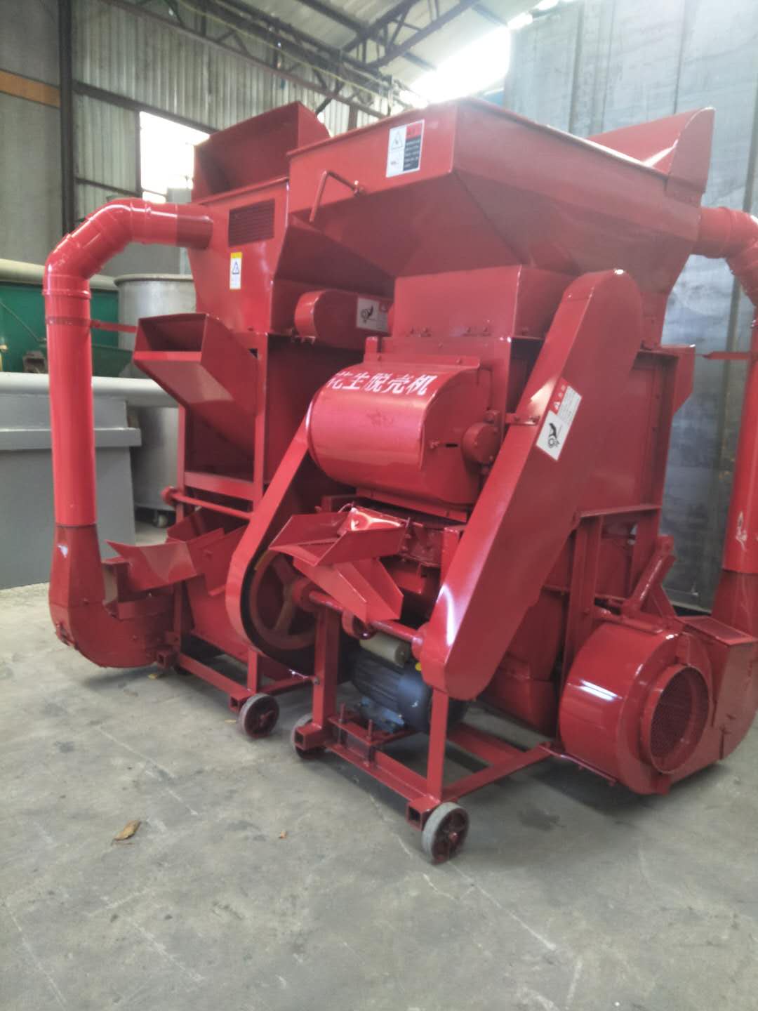 小型花生脫殼機(jī) 小型花生脫殼機(jī)適用于小型加工