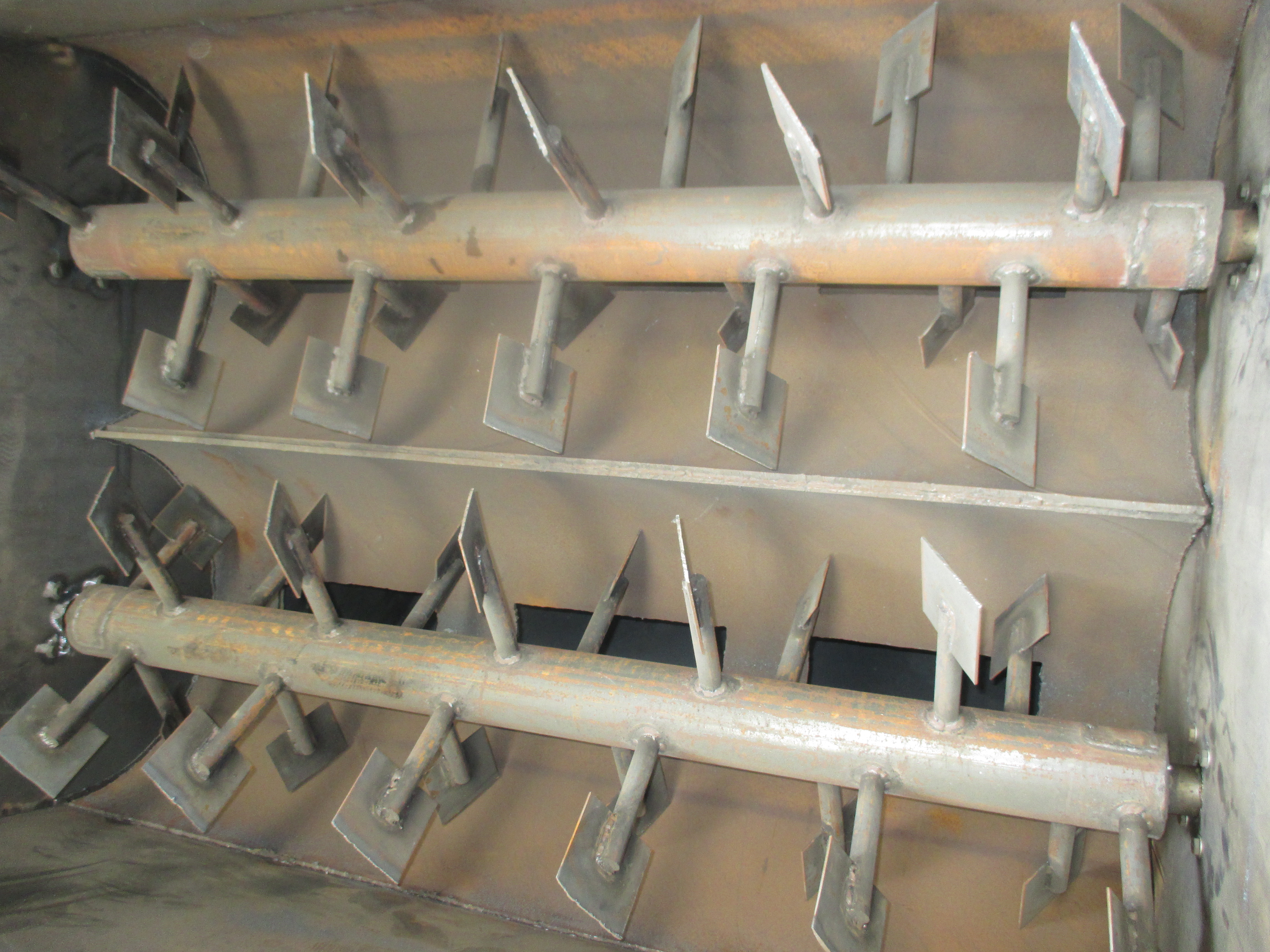 臥式雙軸膩?zhàn)臃蹟嚢铏C(jī)  臥式雙軸膩?zhàn)臃蹟嚢铏C(jī)效率高的機(jī)器