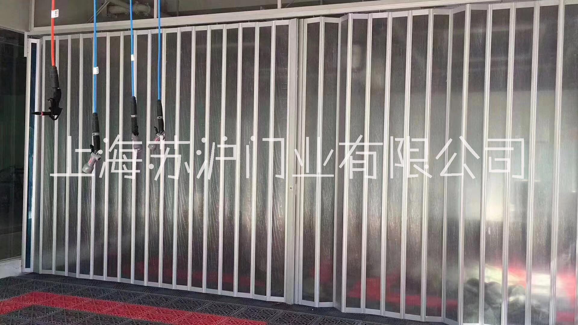 上海蘇滬門業(yè)專業(yè)生產(chǎn)側(cè)向門、折疊門、、豪華水晶門、防爆門、防火卷簾門、抗風門等