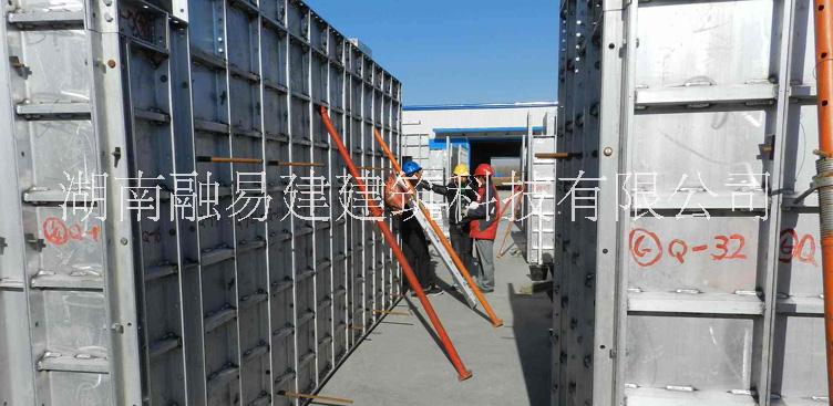 鋁模板價(jià)格多少錢一平方 融易建提供鋁模加工定制銷售出租