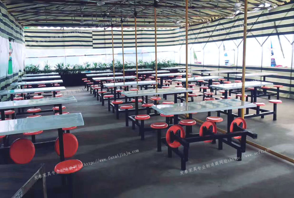 食堂餐桌椅六人用餐食堂連體餐桌凳學(xué)校連體食堂桌椅 六人位食堂連體桌椅凳食堂餐桌椅