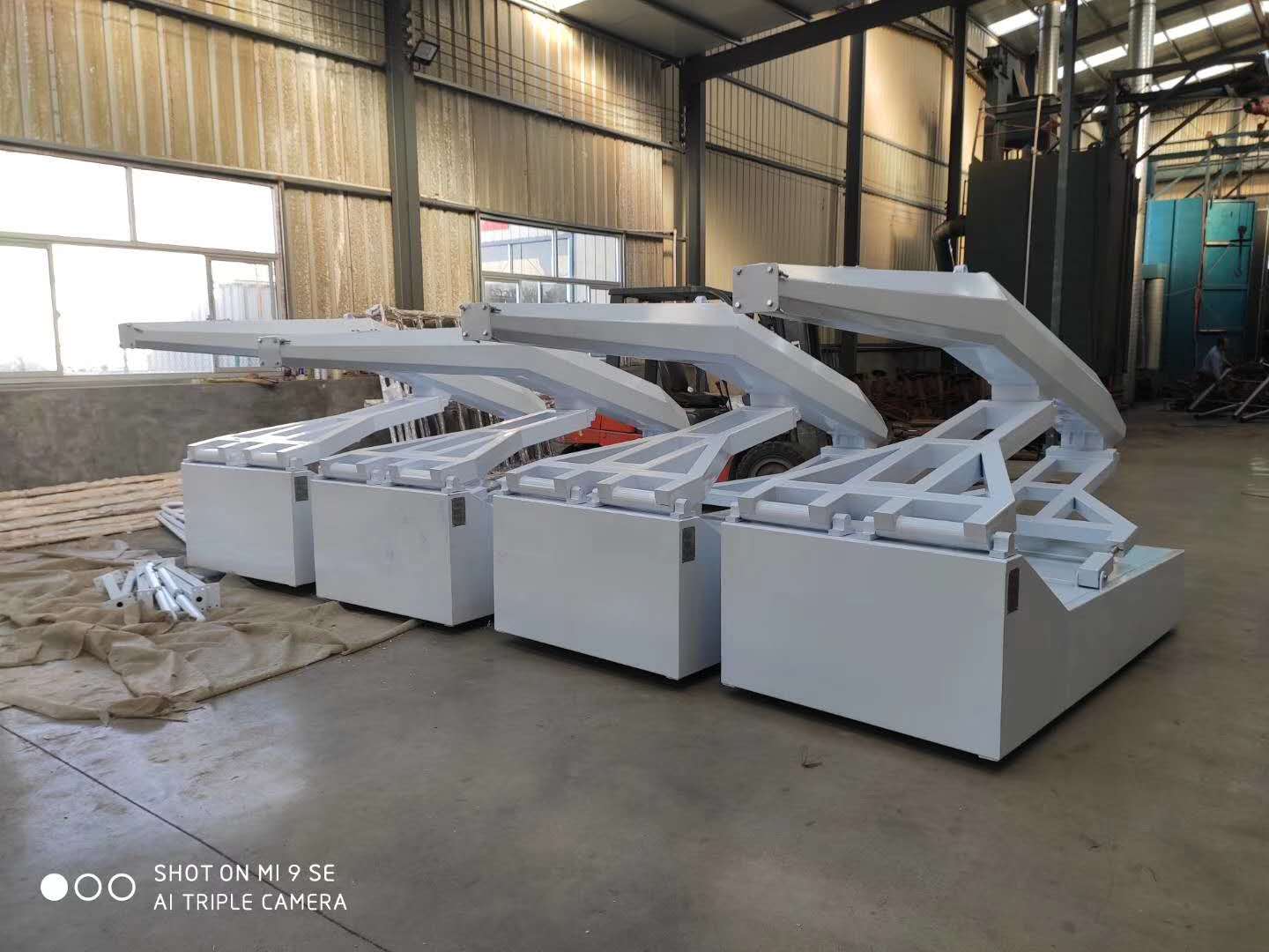 液壓籃球架   電動(dòng)液壓籃球架  廠家電話18333055777