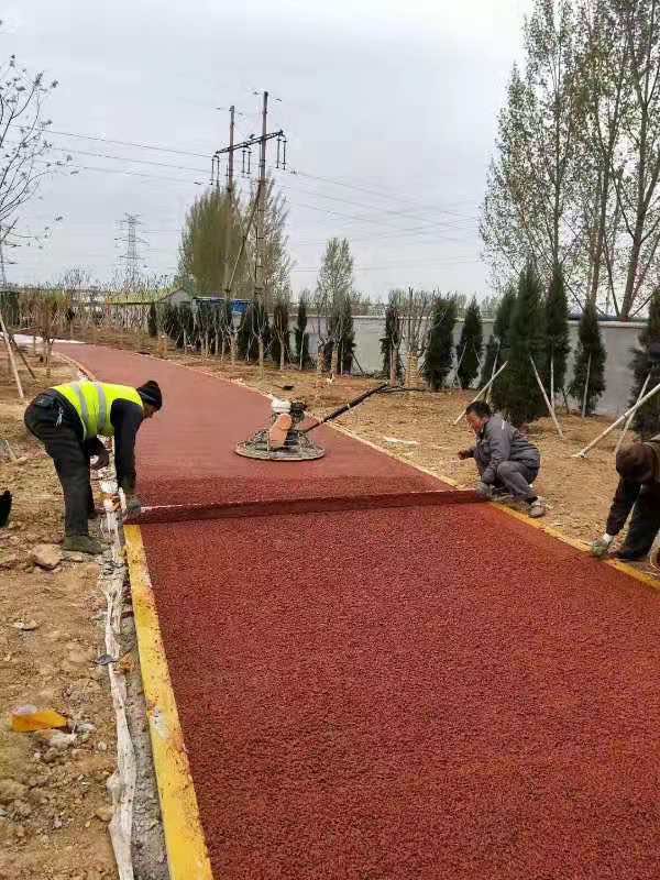 重慶透水混泥土用鐵紅顏料廠家，透水混泥土顏料供應，彩色路面*鐵紅，紅色混泥土顏料